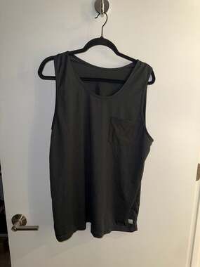 Vuori Men's Tradewind Performance Pocket Tank